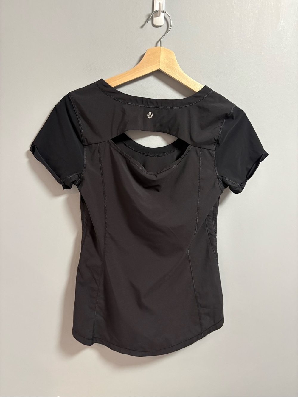 Lululemon Tee - Picture 2 of 4